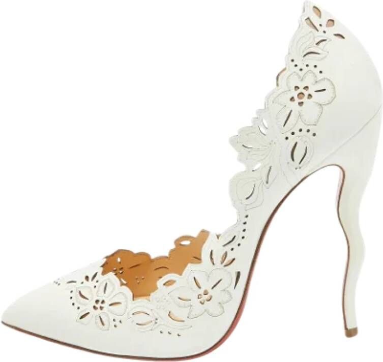 Christian Louboutin Pre-owned Leather heels White Dames