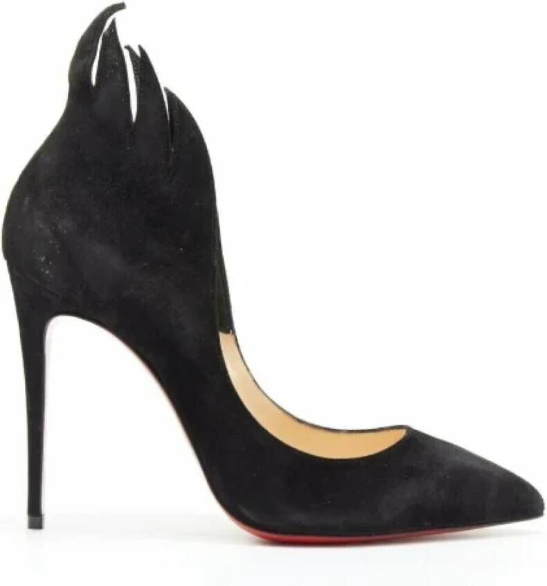 Christian Louboutin Pre-owned Leather heels Yellow Dames