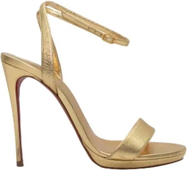 Christian Louboutin Pre-owned Leather heels Yellow Dames