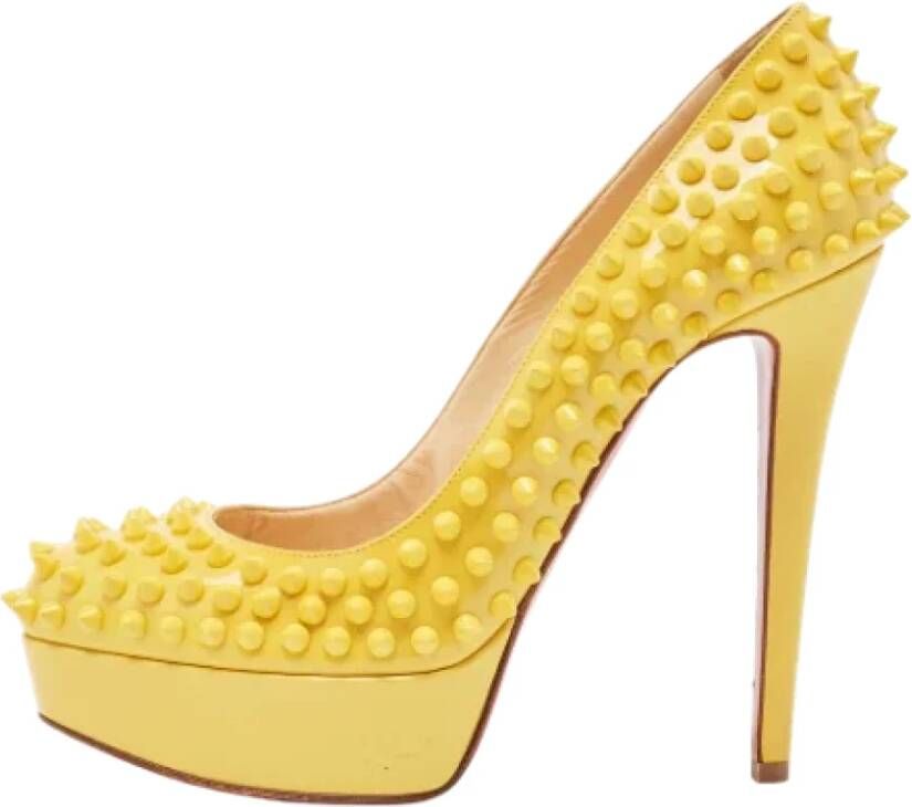 Christian Louboutin Pre-owned Leather heels Yellow Dames