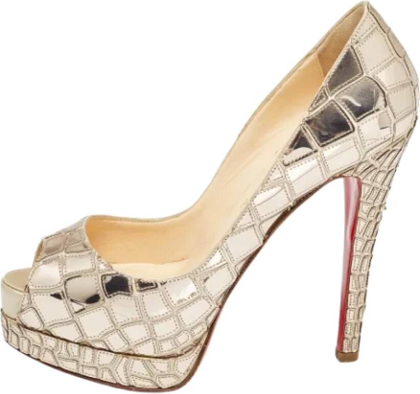 Christian Louboutin Pre-owned Leather heels Yellow Dames