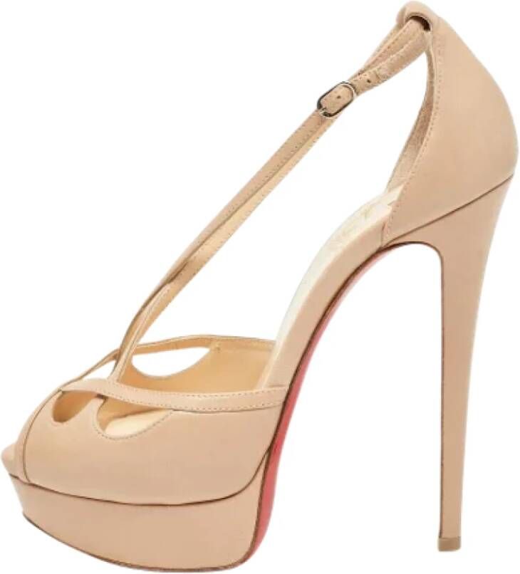 Christian Louboutin Pre-owned Leather sandals Beige Dames