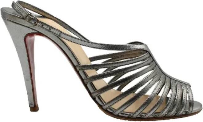 Christian Louboutin Pre-owned Leather sandals Gray Dames