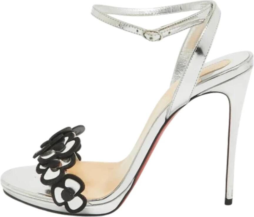 Christian Louboutin Pre-owned Leather sandals Gray Dames