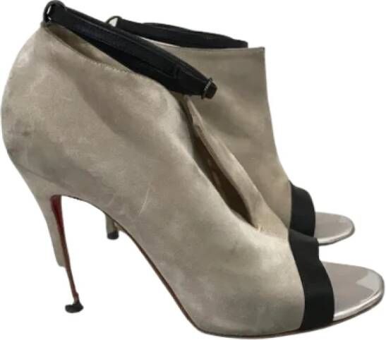 Christian Louboutin Pre-owned Suede heels Black Dames