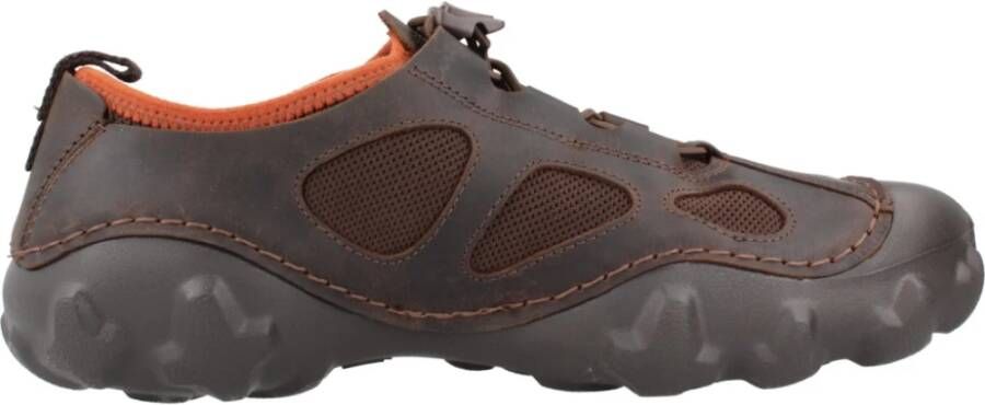 Clarks Stijlvolle Trail Sneakers voor Mannen Brown Heren