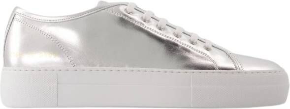 Common Projects Glanzende Zilveren Leren Sneakers Gray Dames