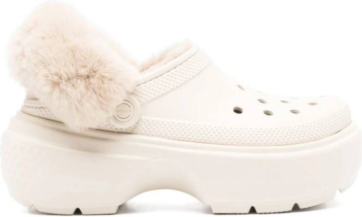 Crocs Elegante sandalen met sleehak en overdreven zolen Beige Dames