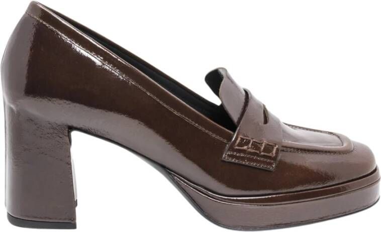 DEL Carlo Retro-geïnspireerde bruine lakleren loafers Brown Dames