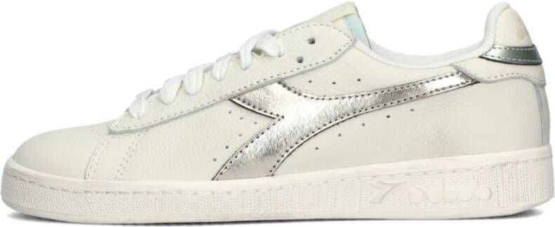 Diadora Lage gewaxte metalen sneakers in wit White Dames