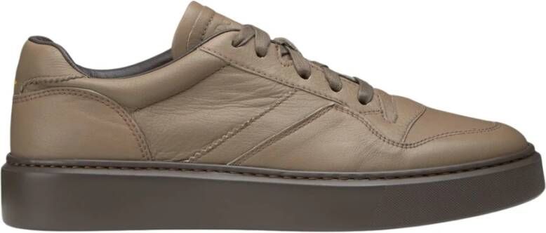 Doucal's Bruin Leren Sneakers met Logo en Contrasterende Zool Brown Heren