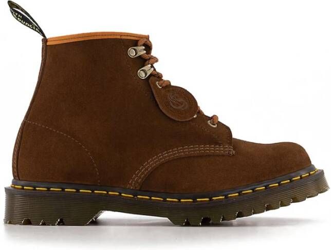 Dr. Martens Suède Veterschoenen met Geribbelde Zool Brown Heren