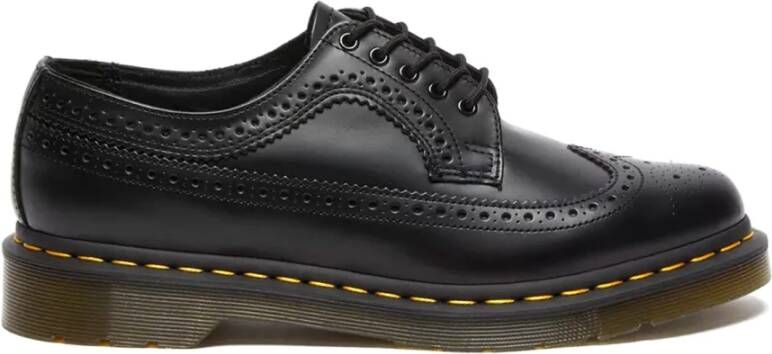 Dr. Martens Klassieke zwarte sneakers met iconische stijl Black