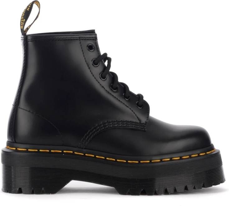 Dr. Martens Stijlvolle Veterschoenen voor Black