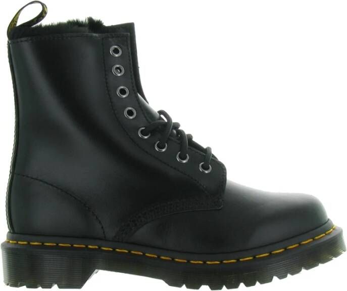 Dr. Martens Zwarte Leren Veterschoenen voor Vrouwen Black Dames