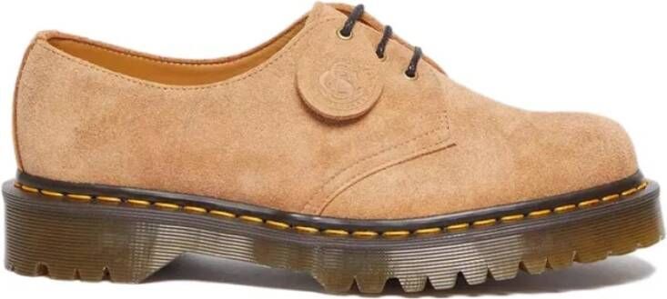 Dr. Martens Tufted Sandy Tan Suede 3-Eye Schoen Beige Heren