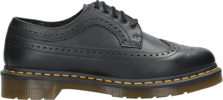 Dr. Martens Klassieke zwarte sneakers met iconische stijl Black