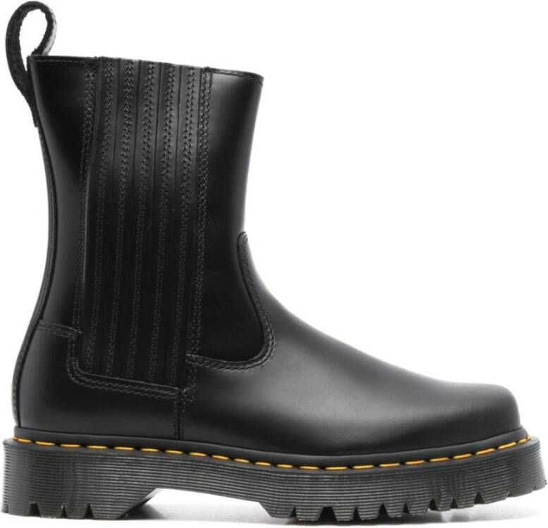 Dr. Martens Zwarte leren enkellaarzen met zijrits Black Dames