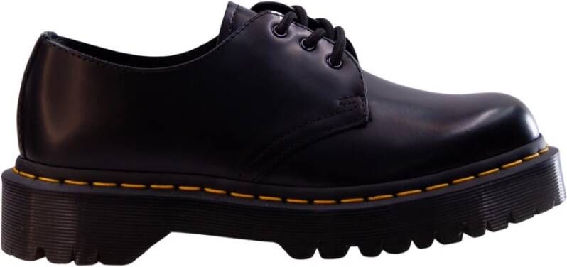 Dr. Martens Zwarte platte schoenen voor vrouwen Black Dames