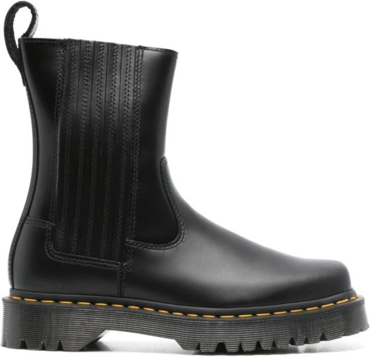 Dr. Martens Zwarte Winterlaarzen Amaayah Stijl Black Dames