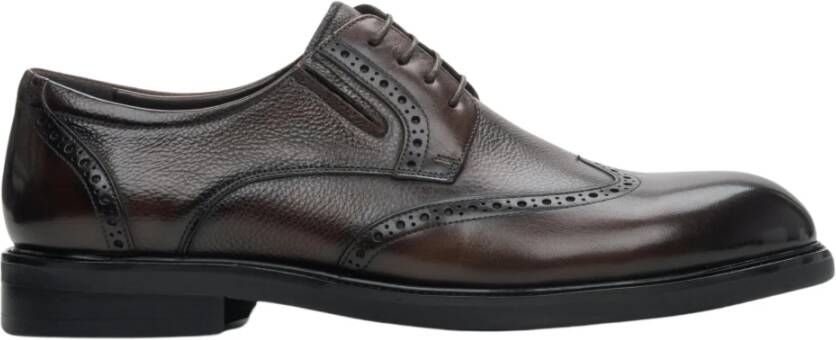 Estro Bruine leren brogues met decoratieve perforatie Brown Heren