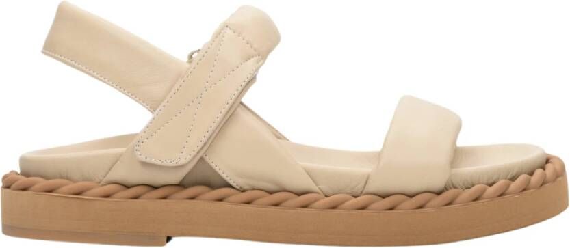 Estro Dames Beige Leren Platte Sandalen Er00111202 Beige Dames