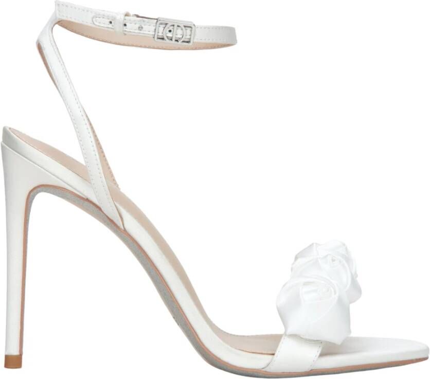 Estro Dames Witte Stiletto Hakken Sandalen met Satijnen Afwerking en Bloemdetails White Dames