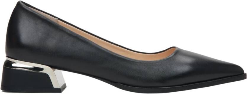 Estro Zwarte Lage Hakken Pumps voor Dames gemaakt van Echt Leer Er00115101 Black Dames