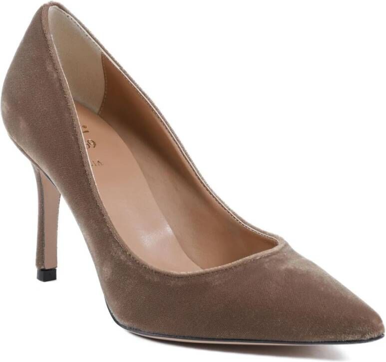 19v69 Italia Fluwelen pump met 8 5 cm hak Beige Dames