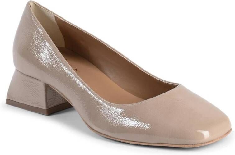 19v69 Italia Vierkante Neus Blokhak Pumps Beige Dames