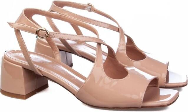 A. Bocca Vierkante Hartvormige Sandaal in Lakleer Beige Dames