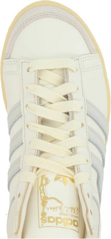 Adidas Hoge Sneakers in Ivoor en Grijs Suède White Dames