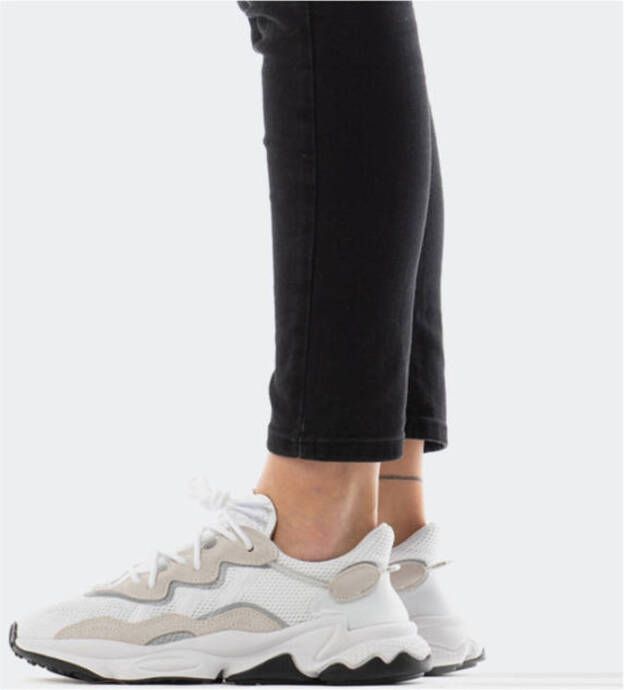 Adidas ozweego online wit