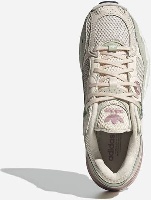 Adidas Lage Veterschoenen van Gerecycled Materiaal Beige Dames