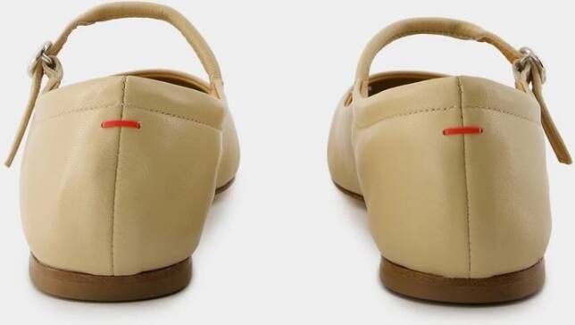 aeyde Leren Ballerinas Latte Beige Ronde Neus Beige Dames