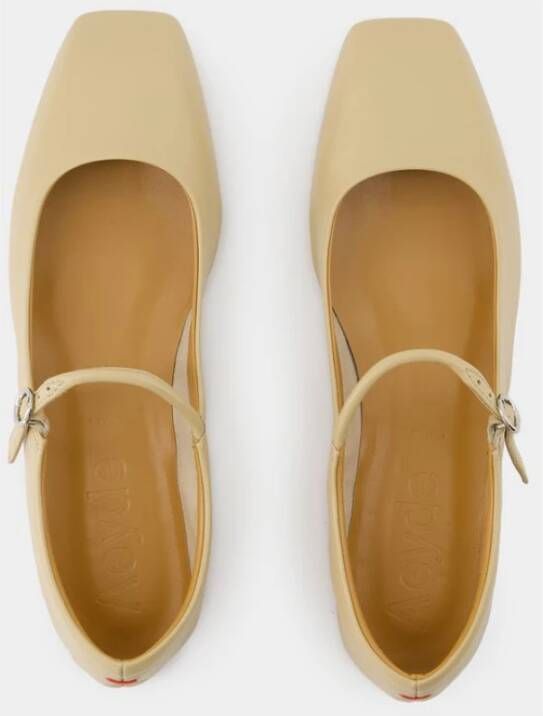 aeyde Leren Ballerinas Latte Beige Ronde Neus Beige Dames