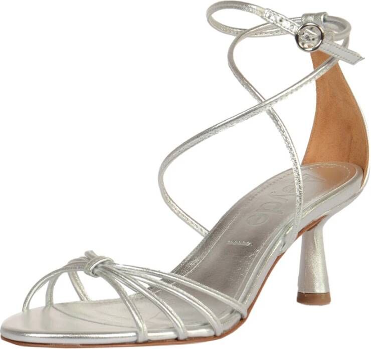 aeyde Zilveren Sandalen Gelamineerd Nappa Leer Gray Dames