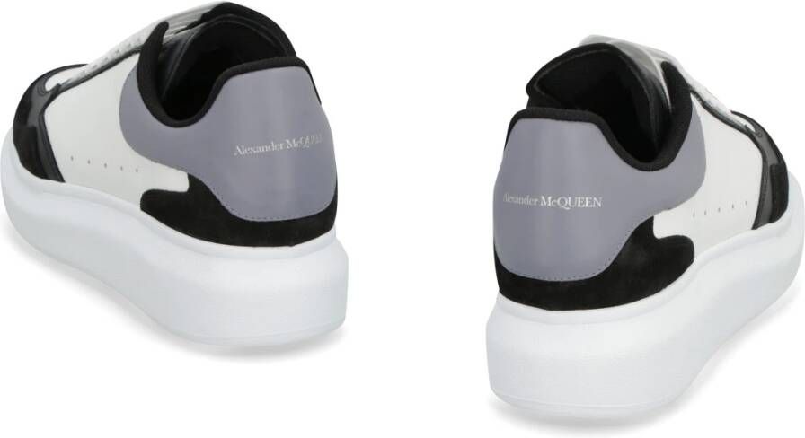 alexander mcqueen Chunky Sole Leren Sneakers met Suède Inzetstukken Black Dames