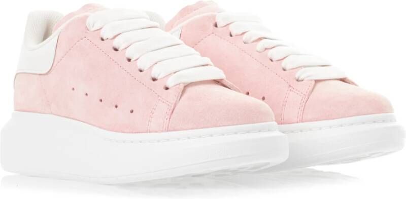 alexander mcqueen Luxe Suede Oversized Sneakers voor Vrouwen Pink Dames