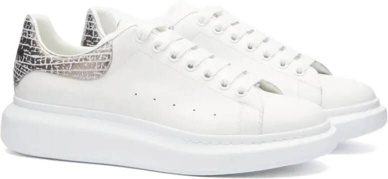 alexander mcqueen Oversized Sneakers met Geperforeerd Detail White Heren