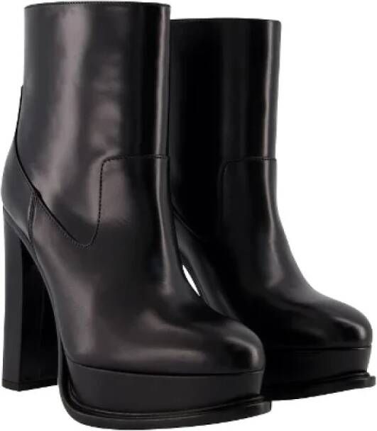 Alexander McQueen Pre-owned Leather boots Black Dames