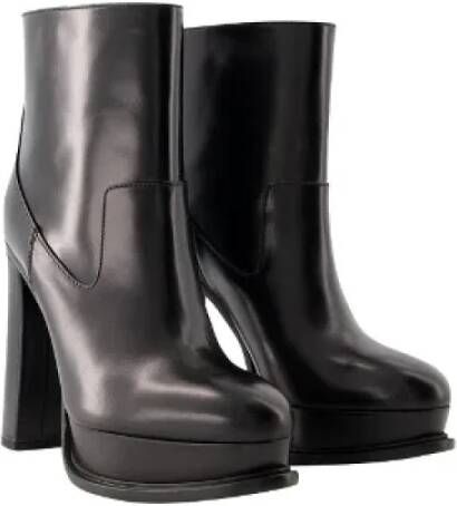 Alexander McQueen Pre-owned Leather boots Black Dames