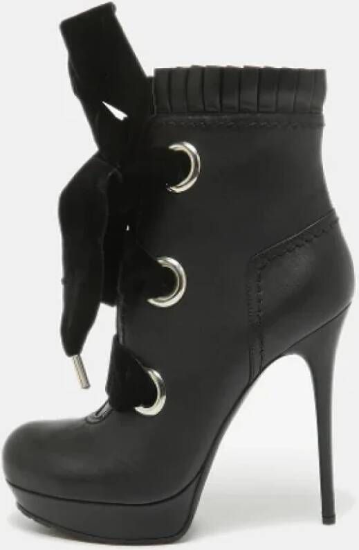 Alexander McQueen Pre-owned Leather boots Black Dames