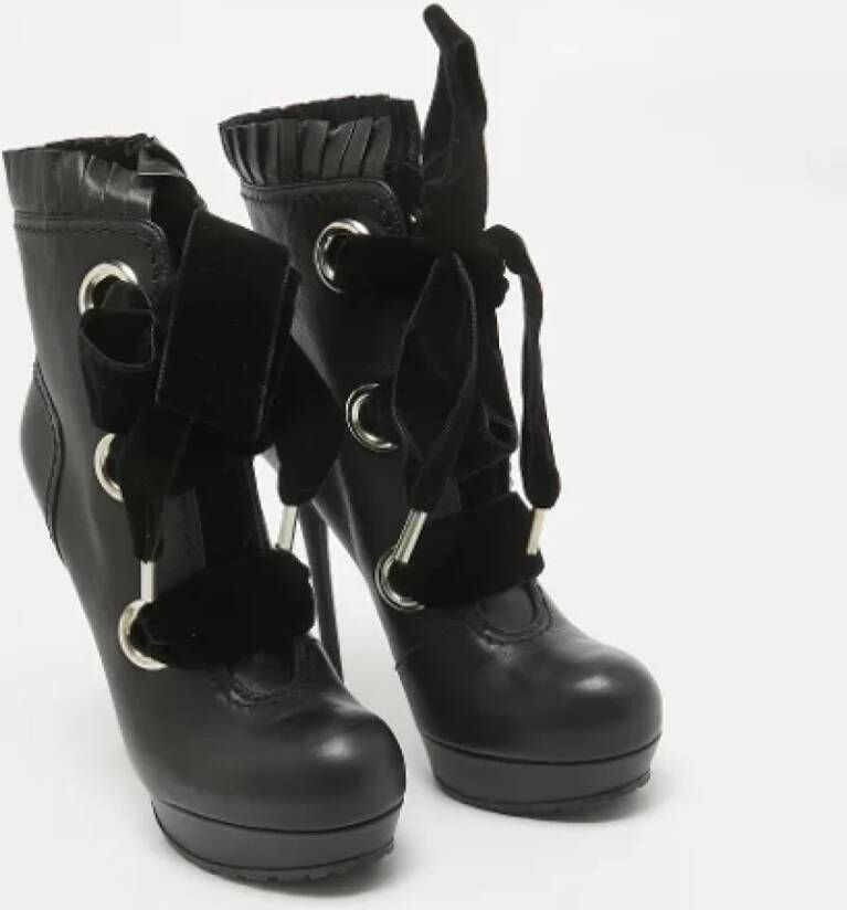 Alexander McQueen Pre-owned Leather boots Black Dames