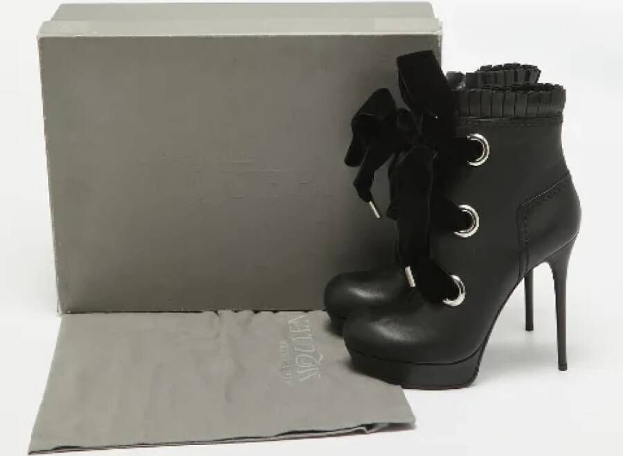 Alexander McQueen Pre-owned Leather boots Black Dames