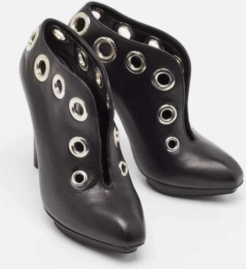 Alexander McQueen Pre-owned Leather boots Black Dames