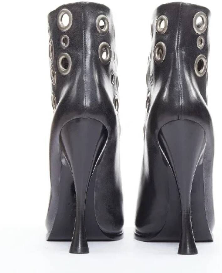 Alexander McQueen Pre-owned Leather boots Black Dames