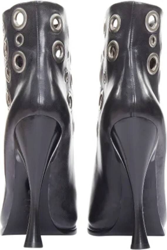 Alexander McQueen Pre-owned Leather boots Black Dames