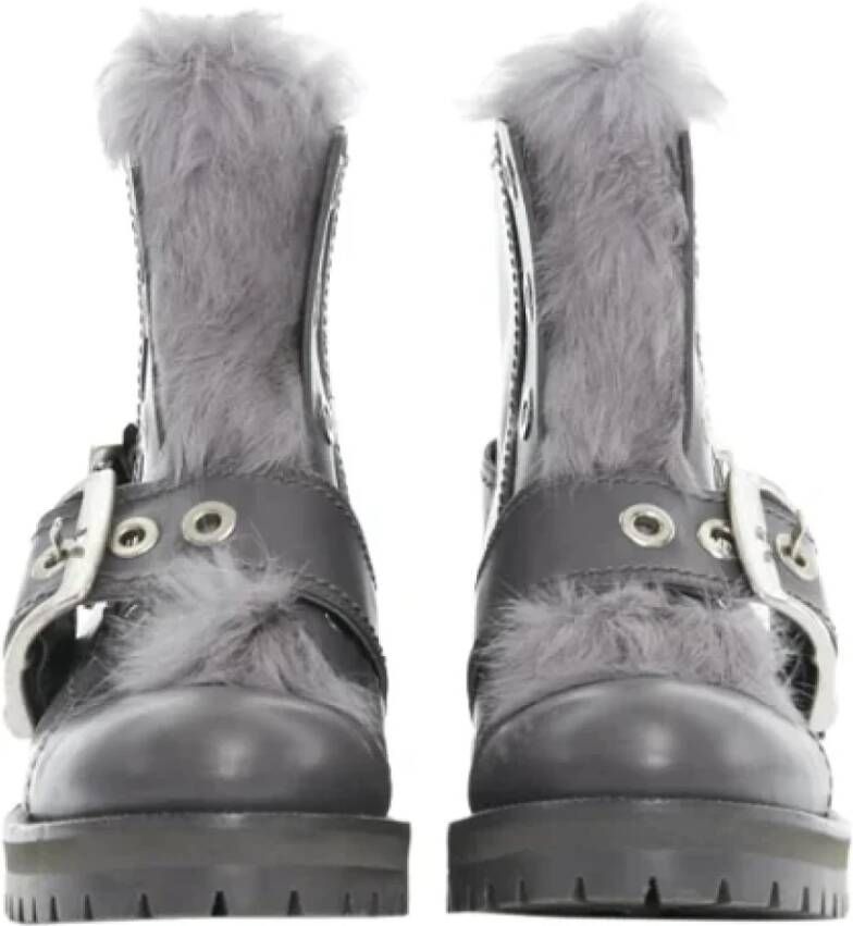 Alexander McQueen Pre-owned Leather boots Gray Dames