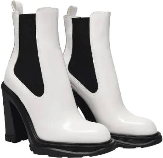 Alexander McQueen Pre-owned Leather boots White Dames